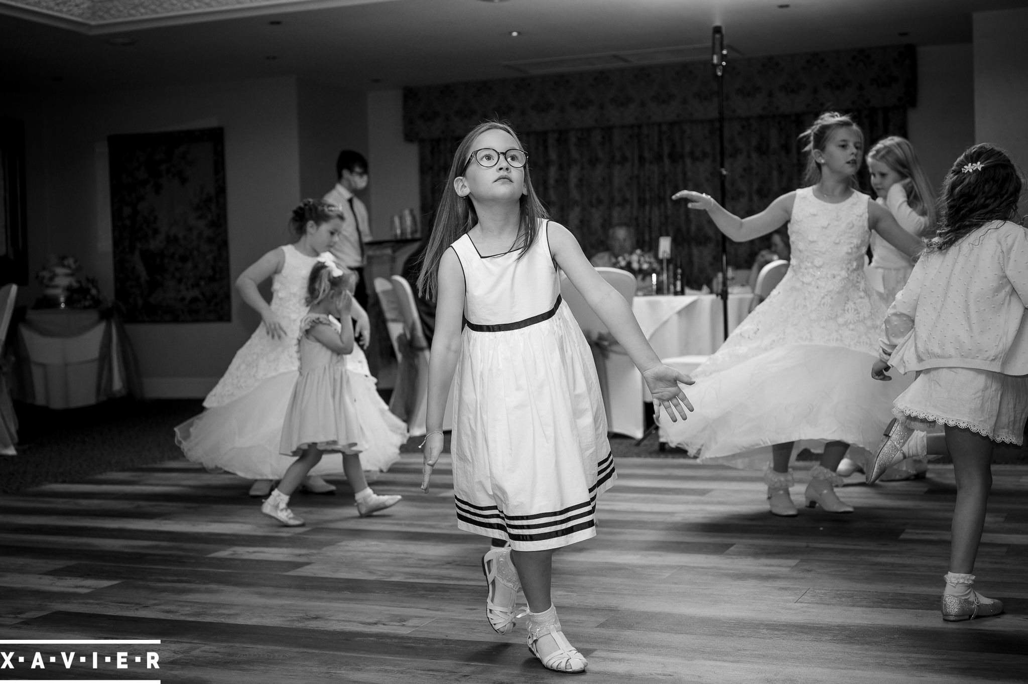 flowergirls are dancing